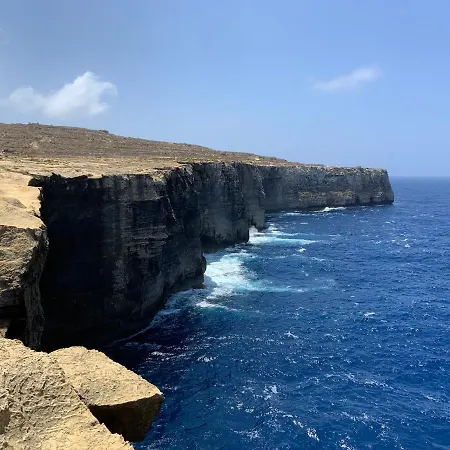 شقة Sunrise Near Smarttv & Netflix Birżebbuġa