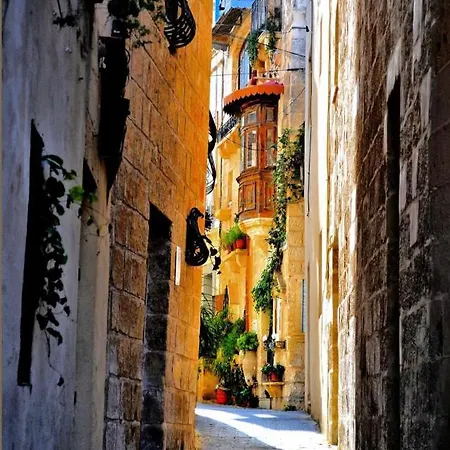 Sunrise Near Smarttv & Netflix דירה *