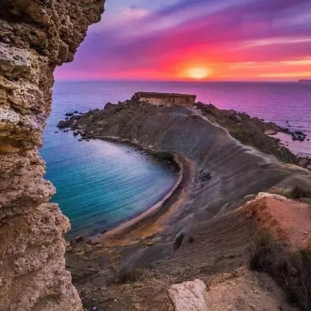 Sunrise Near Smarttv & Netflix *